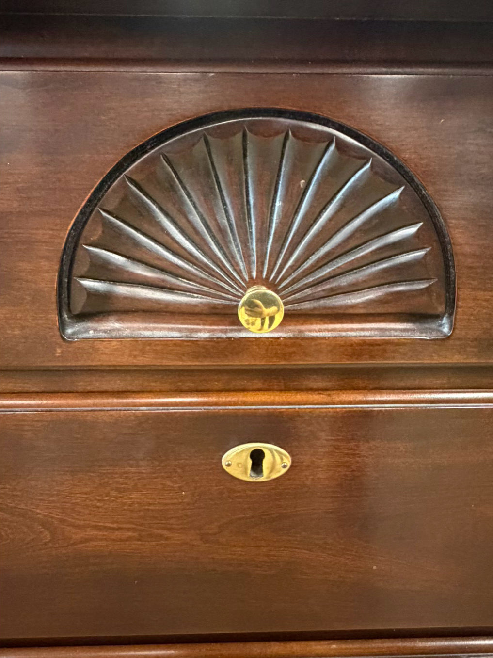 STATTON Wood Brown Dresser w/ Mirror