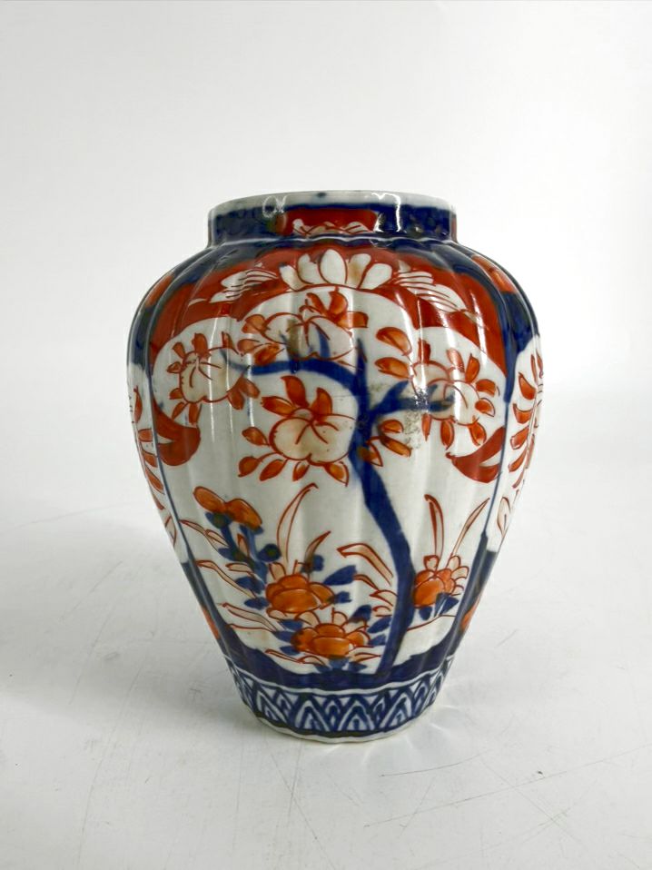 IMARI Brick, Navy & White Porcelain Vase