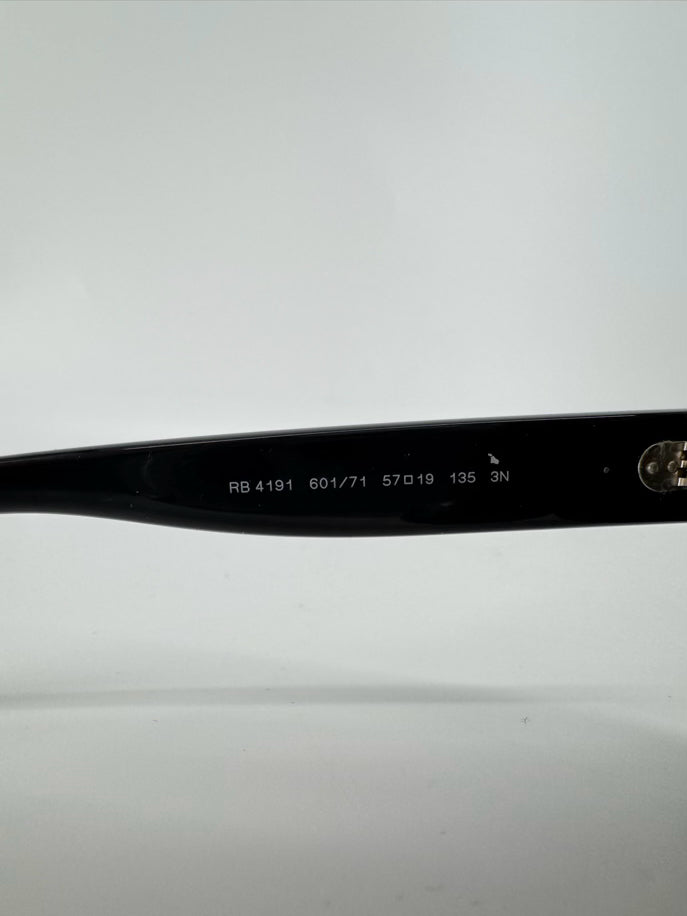 RAY BAN Black Round Sunglasses