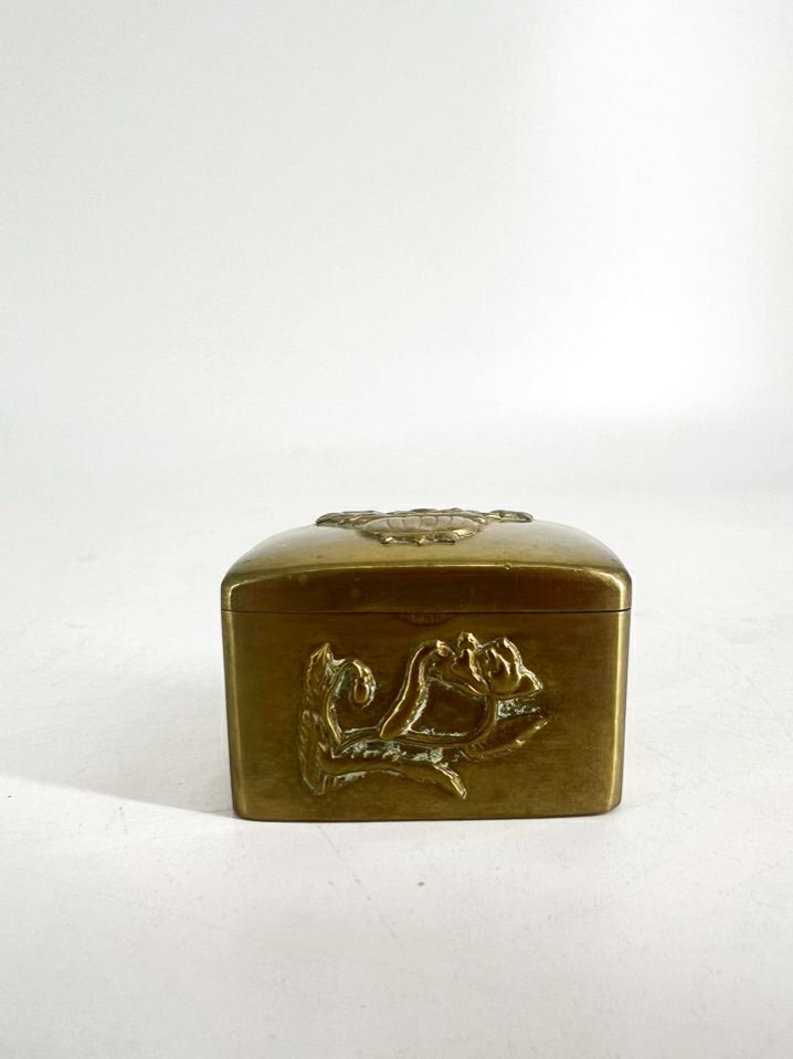 JAPAN Gold Tone Brass 19th Century Floral Trinket Box