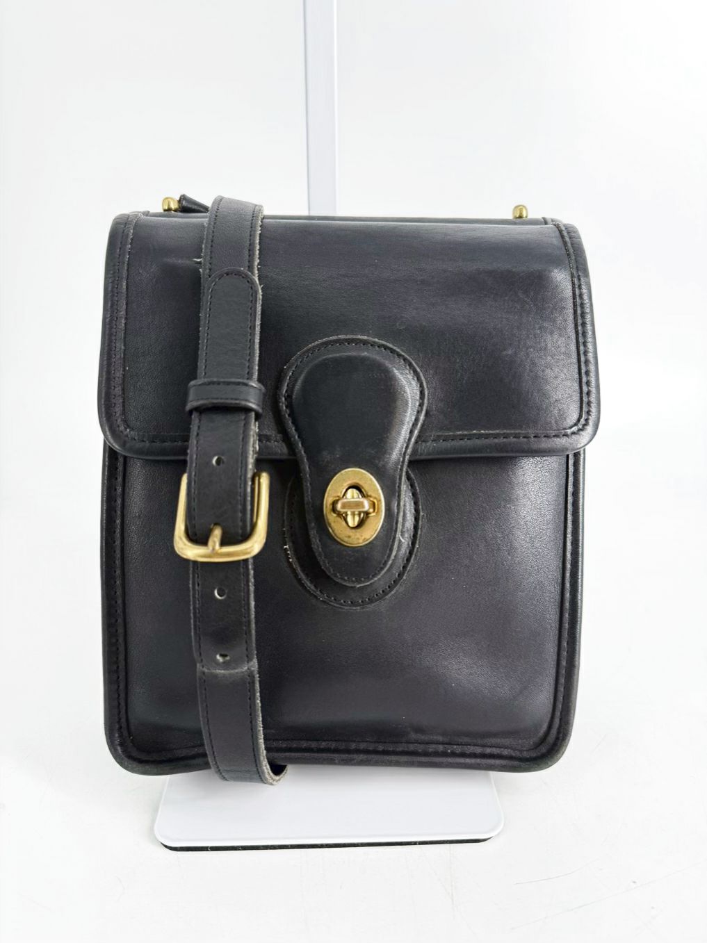 VINTAGE COACH Murphy Black Leather Crossbody Bag