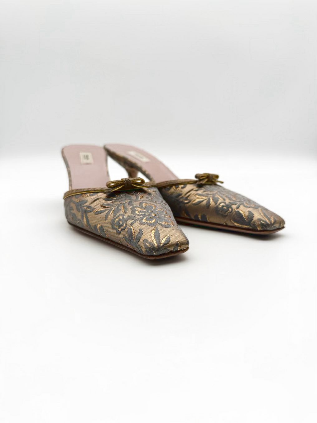 PRADA Size WMNS 35.5 Gold & Blue Tapestry Floral Kitten Heels