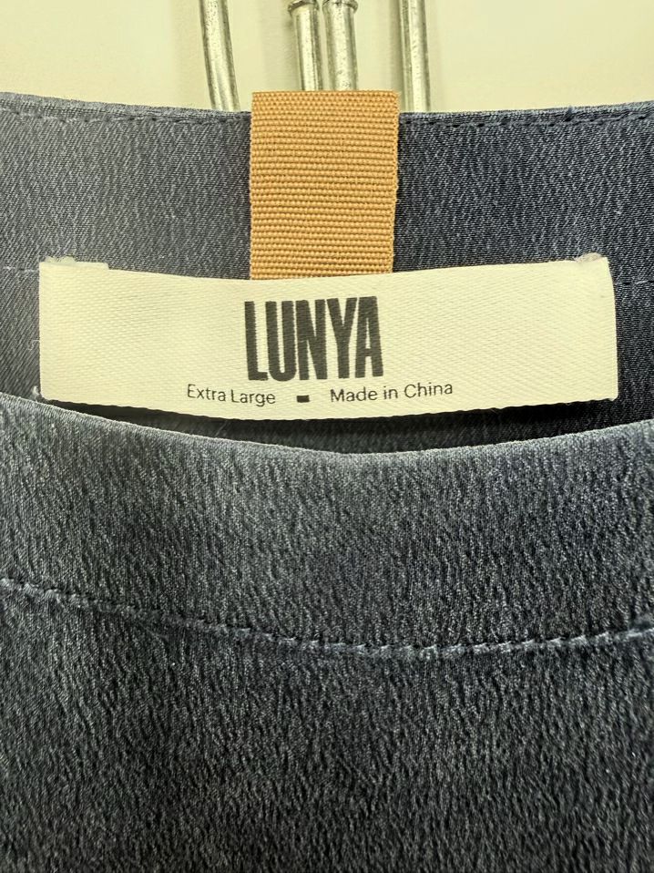 LUNYA Wmn's Size XL Navy Silk Pajama Set