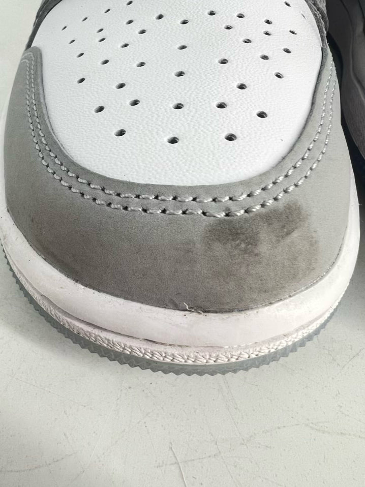NIKE Size 8 White & Gray Nike Air Jordans Sneakers