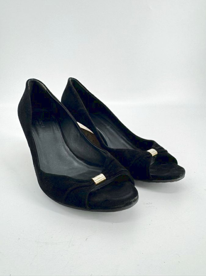 GUCCI Size 8 Black Suede Peep-Toe Wedge