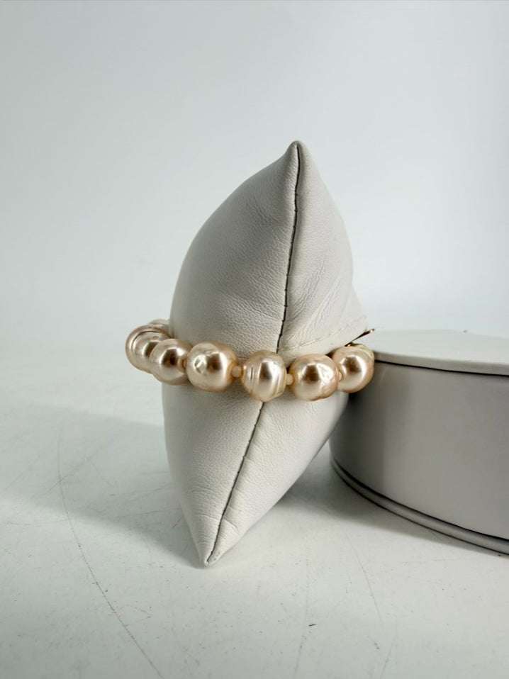 MIRIAM HASKELL Cream Baroque Pearl Bracelet