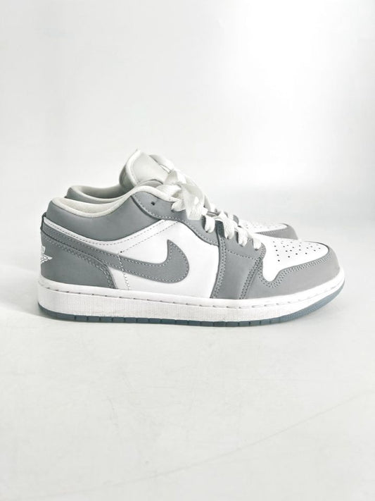 NIKE Size 8 White & Gray Nike Air Jordans Sneakers