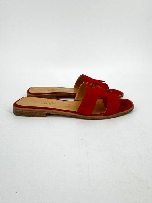 HERMES Size 38 Cherry Red Suede Oran Sandals