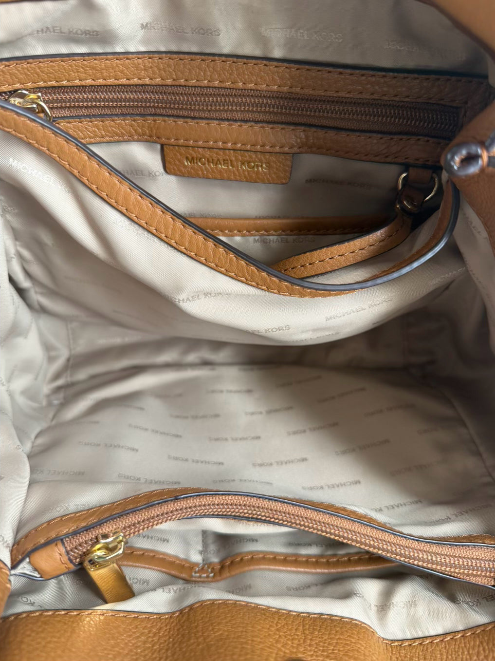 MICHAEL KORS Newbury Acorn Leather Medium Chain Shoulder Tote
