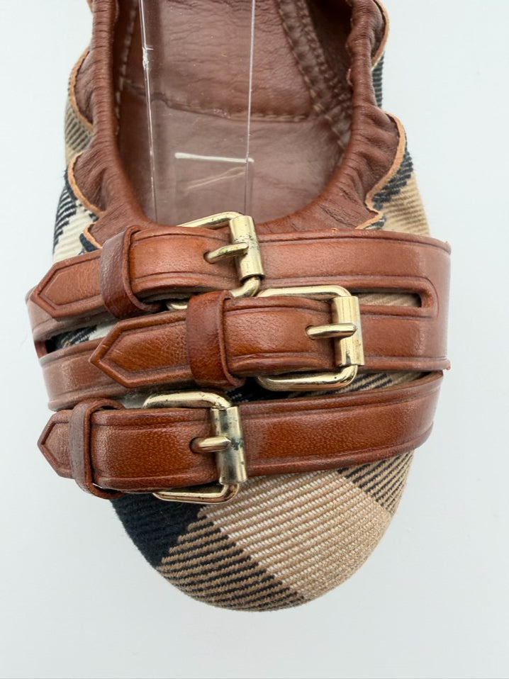 BURBERRY Size WMNS 38 Brown, White & Black Novacheck Ballerina Flats