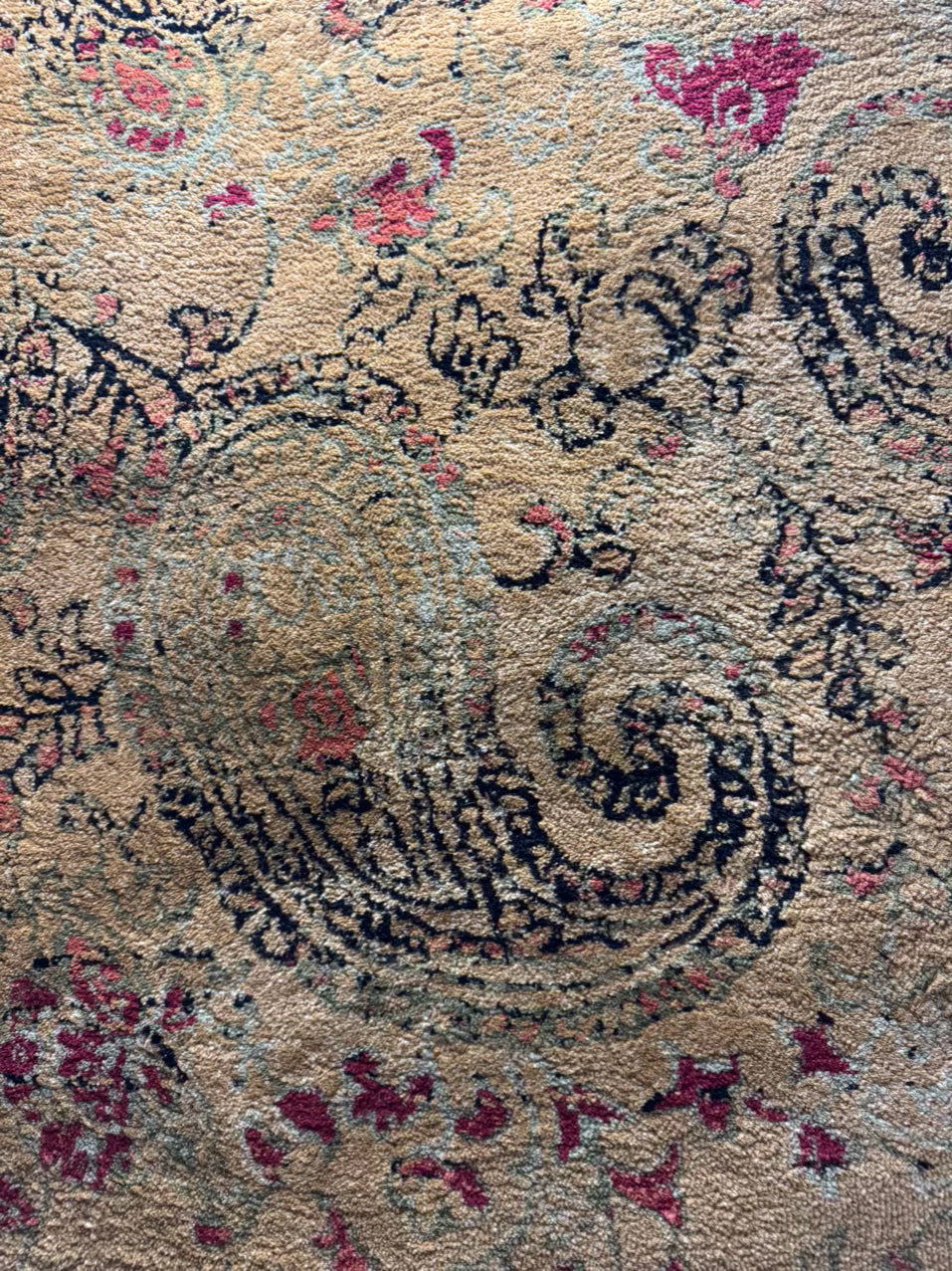 SAFAVIEH Gold & Red Oriental Detail Lyndhurst Round Area Rug