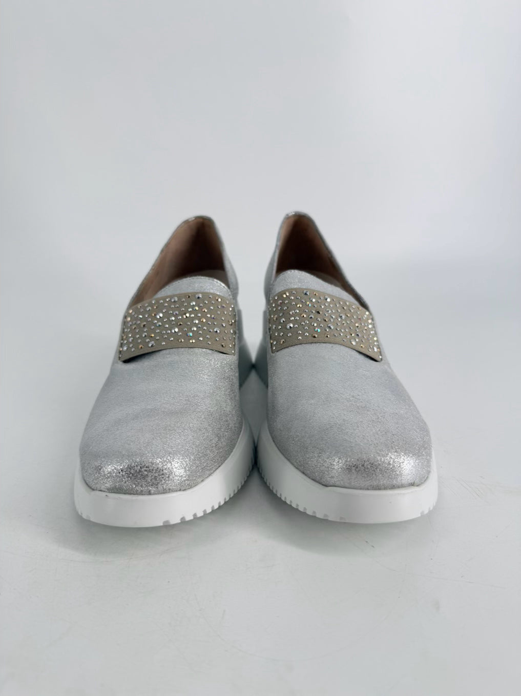 WONDERS Size 38 Silver Platforms