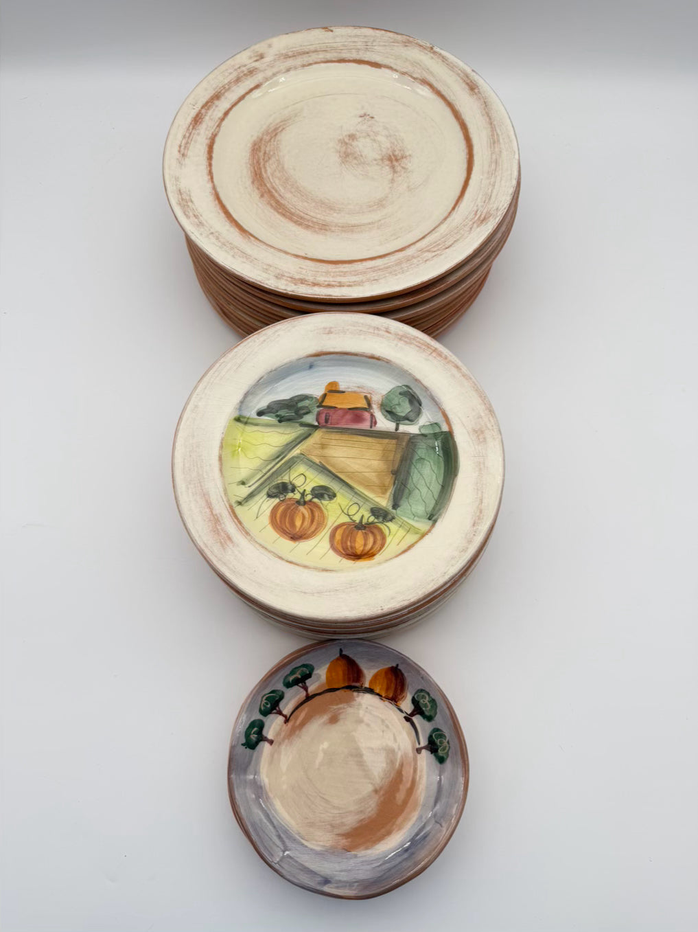 VIETRI Tan, Gold, Rust, Green Pottery 4 Piece Dinnerware Setting for 8 w/ Serving Dishes