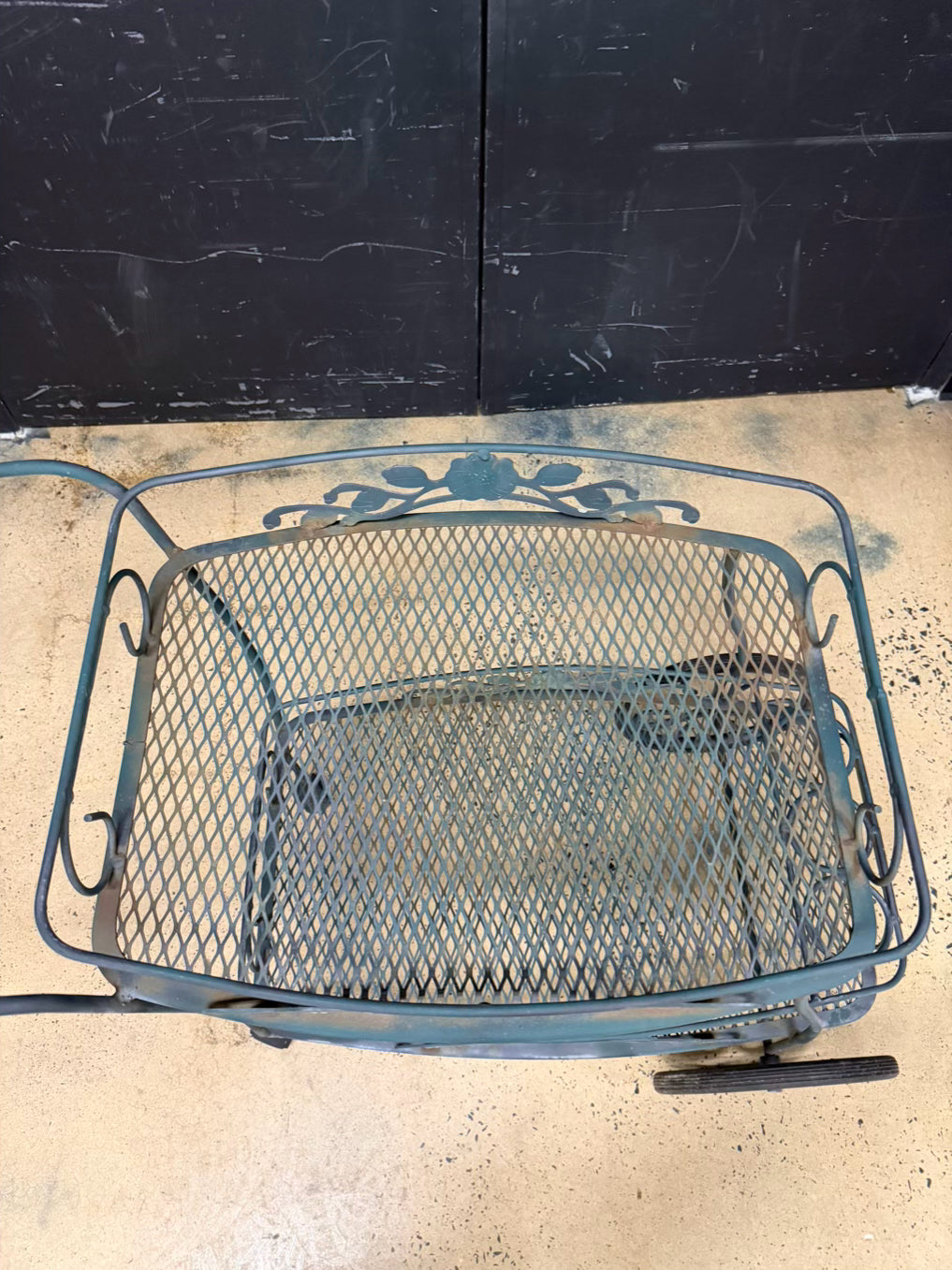 VINTAGE Green Wrought Iron Outdoor 2 Tier Tea Cart w/ Wheels