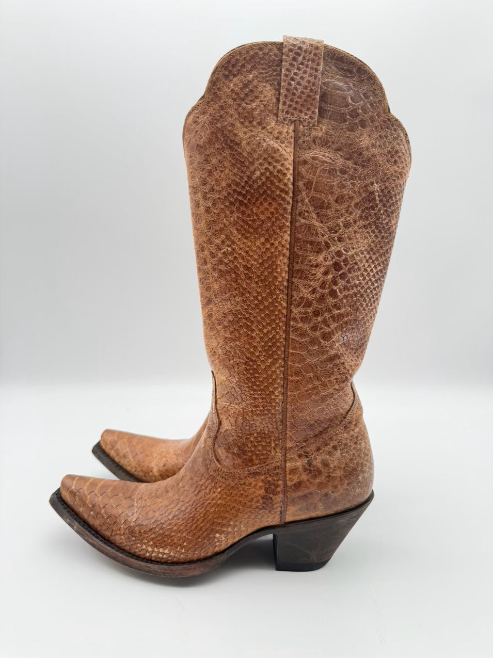 IDYLLWIND WMNS Size 7 Chestnut Leather Embossed Boots