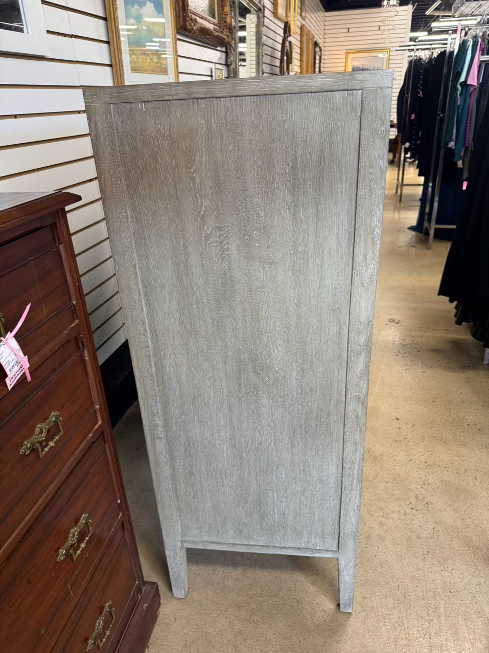 BERNHARDT Weathered Gray Wood 4-Drawer Chest