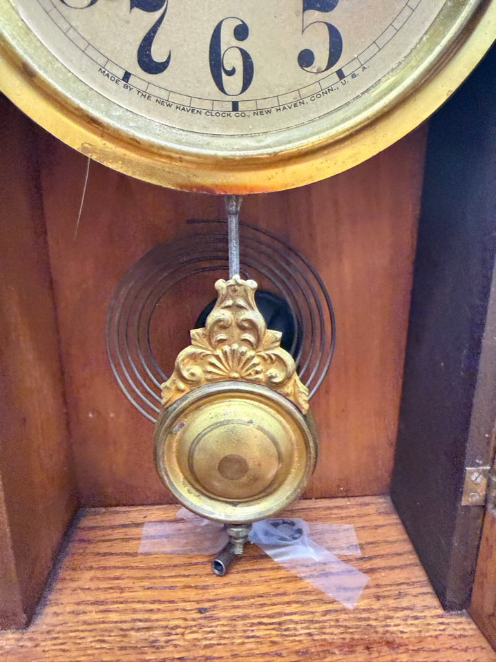NEW HAVEN CLOCK COMPANY Medium Oak Clock