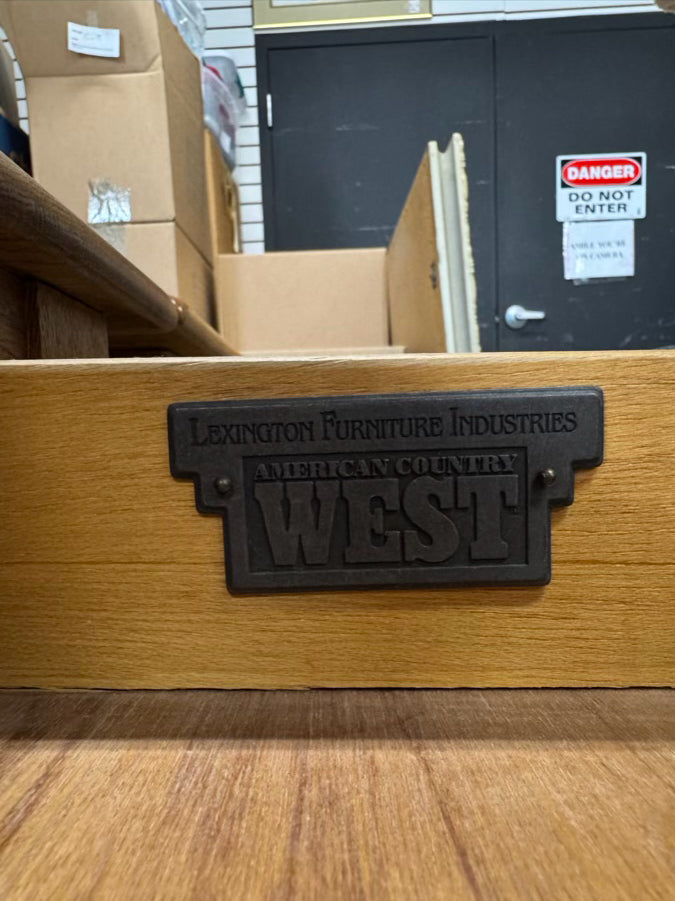 LEXINGTON American Country West Light Oak Pair of End Tables