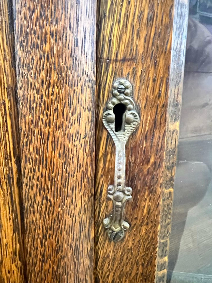 Dark Tiger Oak Bow Front China Cabinet w/ Shelves