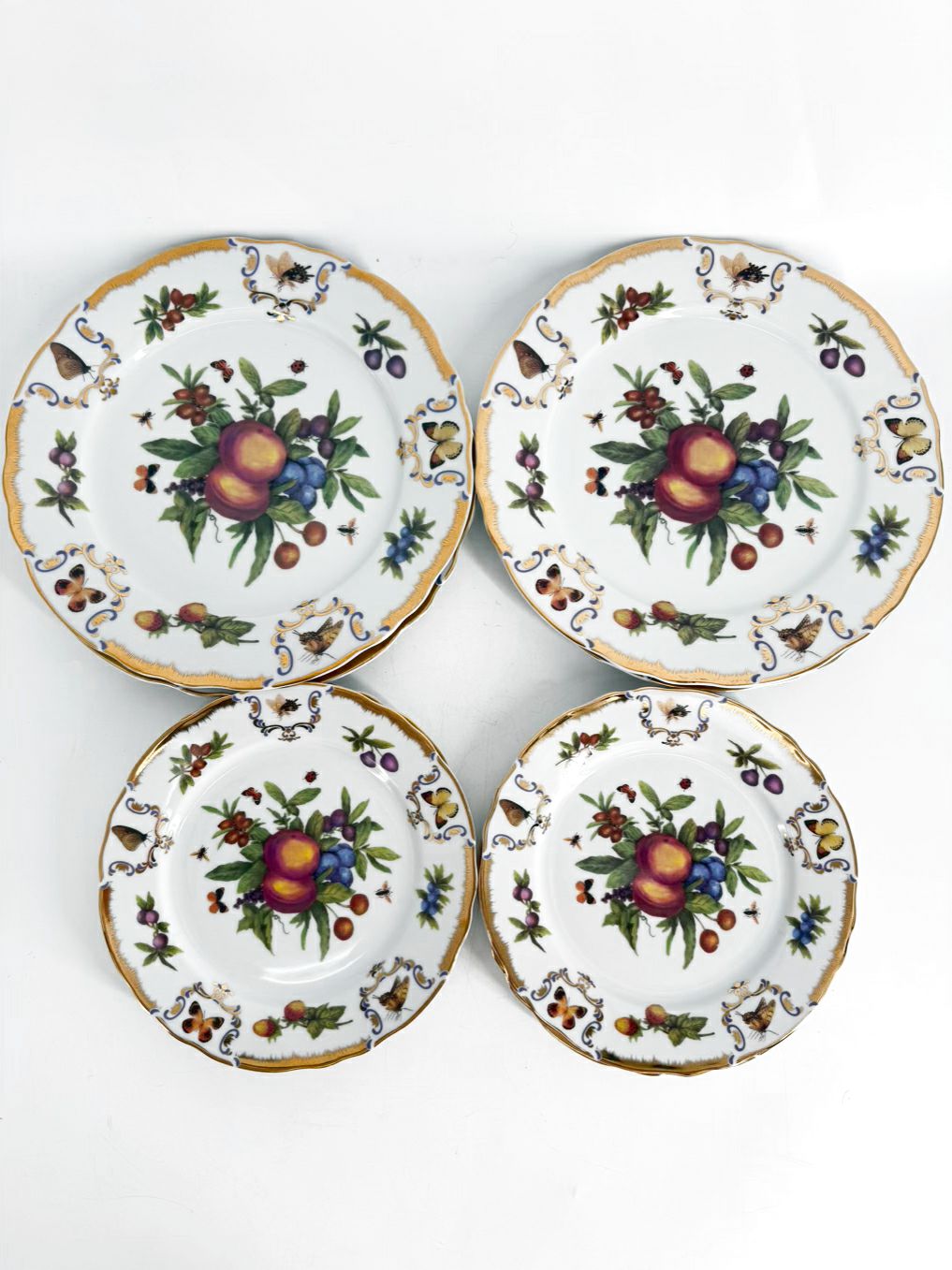 VICTORIA ROYALS Multi Colored China Setting of 4 Salad & 4 Dinner Plates