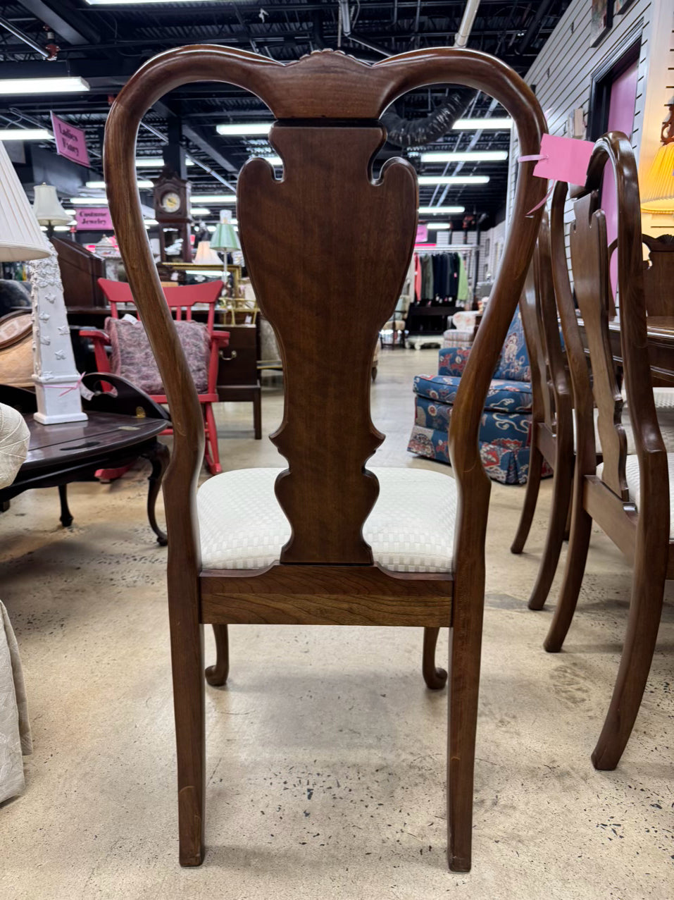 Wood Queen Ann Table & 8 Chairs