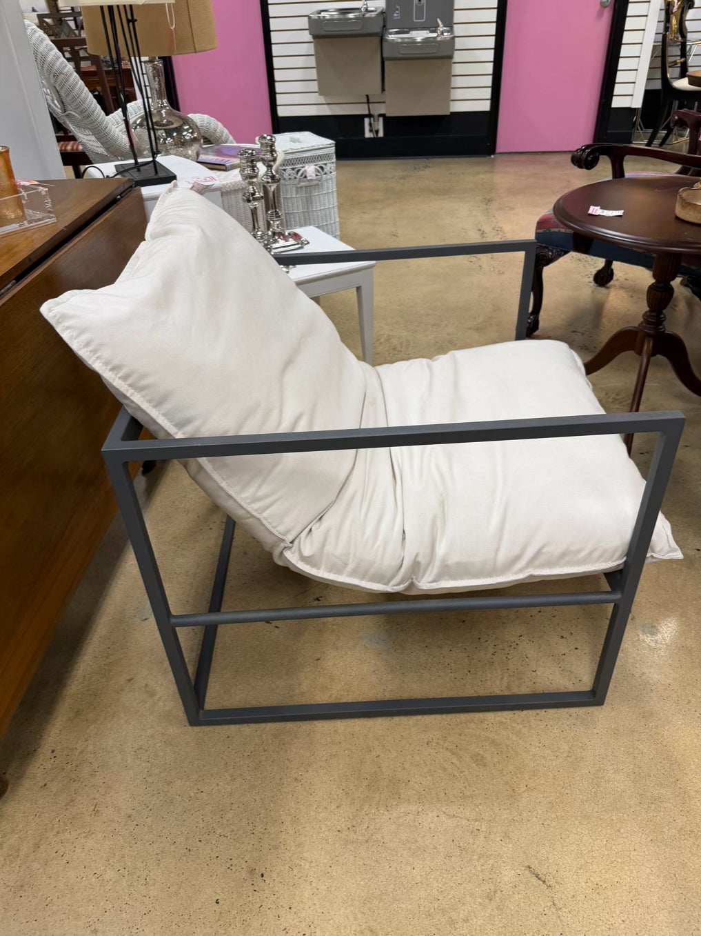 Gray Metal Lounge Outdoor Chair w/ Cream Cushion
