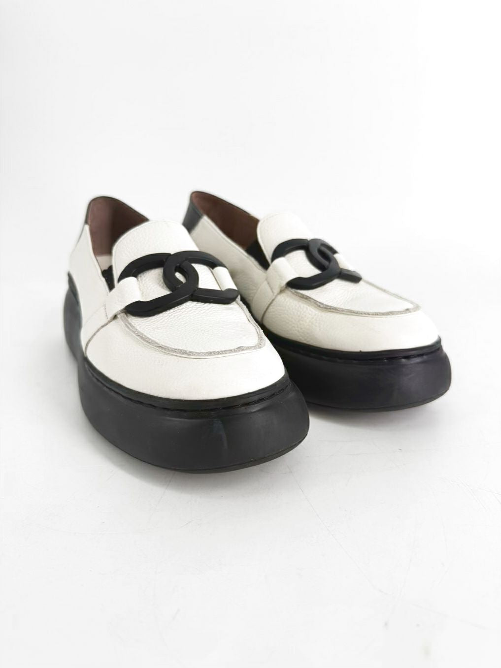 WONDERS Size 38 Black & White Loafers
