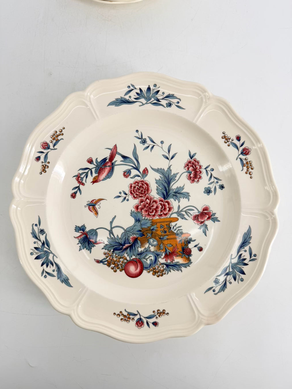 WEDGEWOOD White, Pink & Blue Williamsburg Potpourri China 7 Piece Dinnerware Setting For 6 Includes Serving Pieces