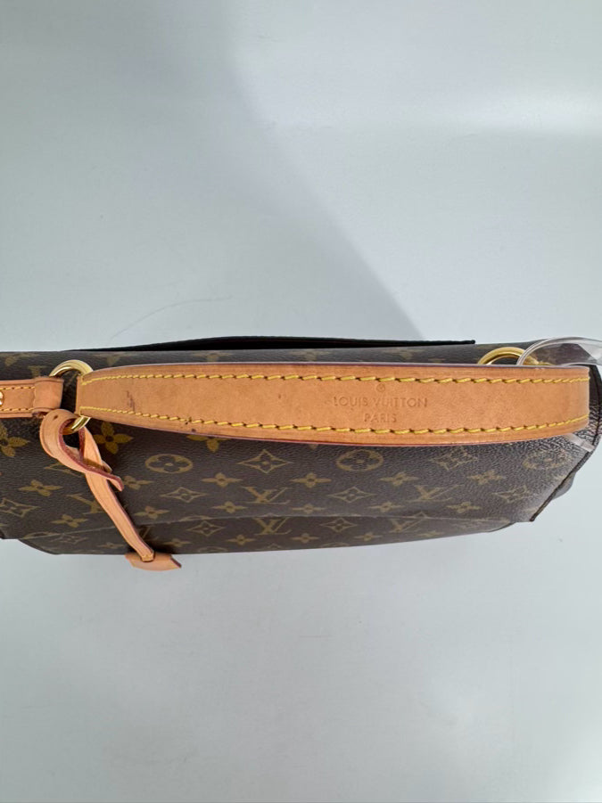 LOUIS VUITTON Brown Leather Monogram Logo Cluny Purse