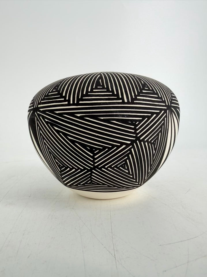 K.V.ACOMA Black & White Geometric Vase