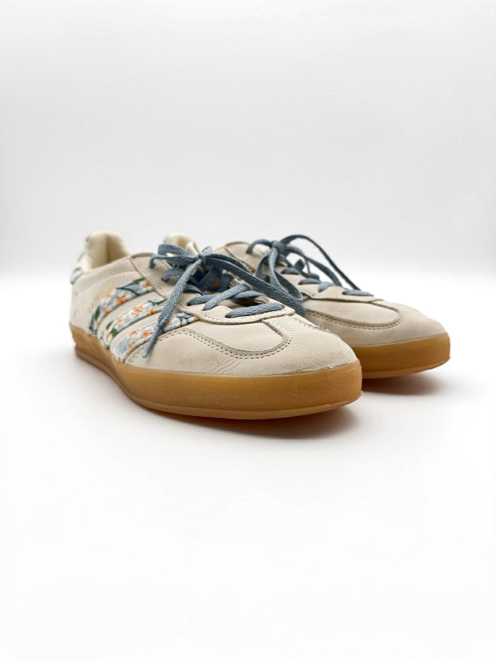 ADIDAS Liberty London WMNS Size 7.5 Cream & Blue Casual Shoes