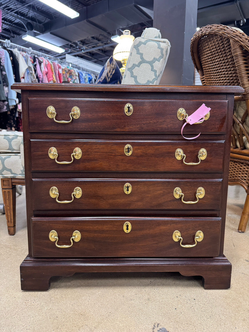 VIRGINIA GALLERIES Mahogany & Brass Pulls Small 4 Drawer Chest
