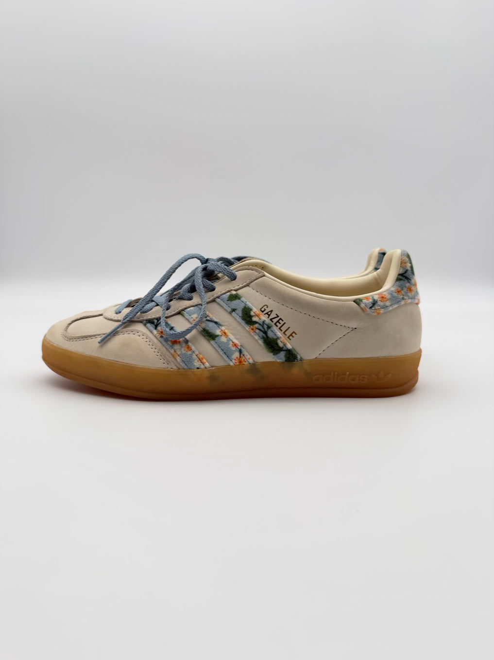 ADIDAS Liberty London WMNS Size 7.5 Cream & Blue Casual Shoes