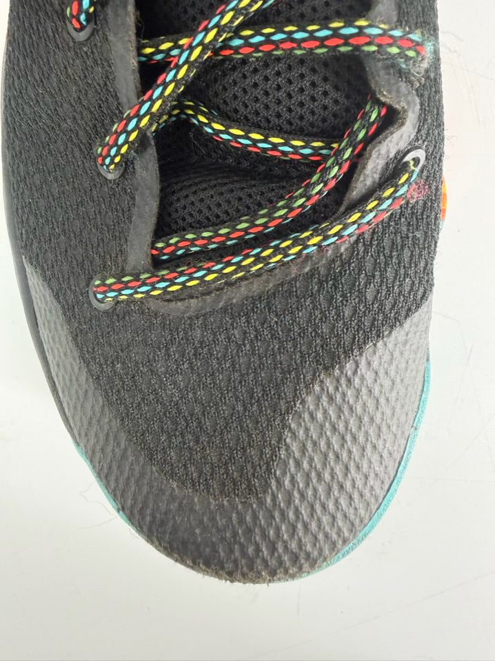 NIKE Size 10 Black & Multi Colored Textile Sneakers