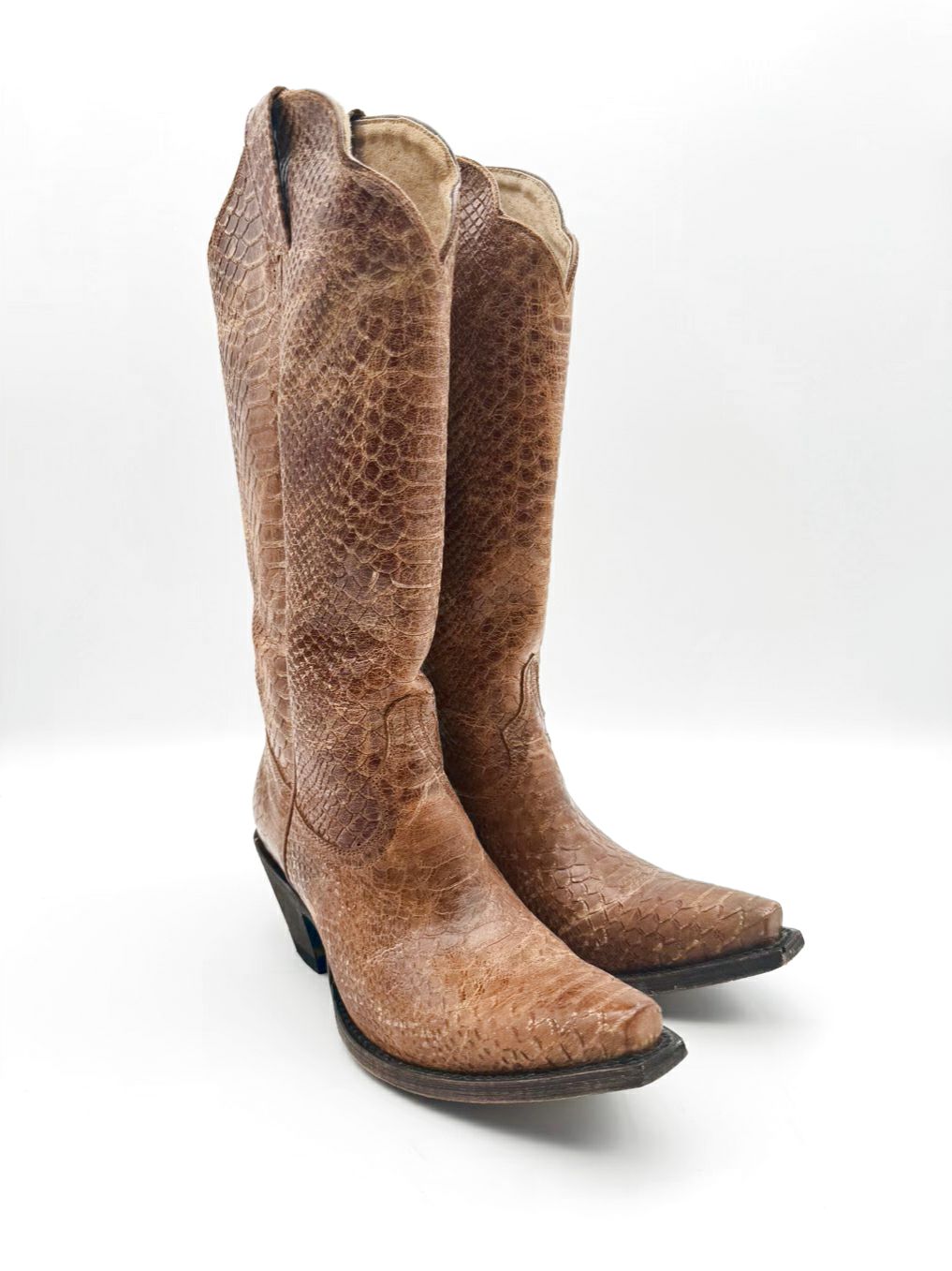 IDYLLWIND WMNS Size 7 Chestnut Leather Embossed Boots