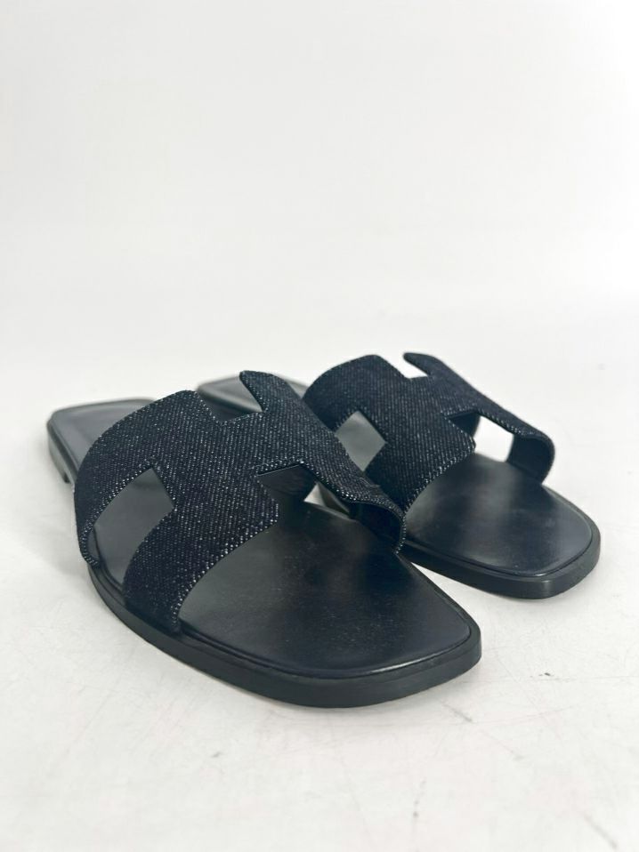 HERMES Size 38.5 Navy Leather & Denim Oran Sandals
