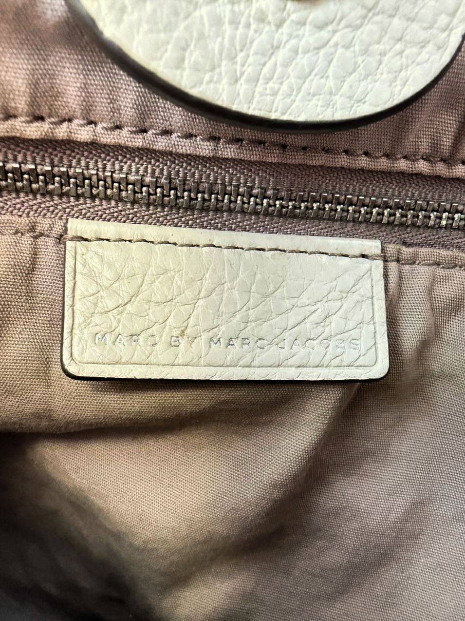 MARC BY MARC JACOBS New Q Hillier Hobo Cream Leather Purse