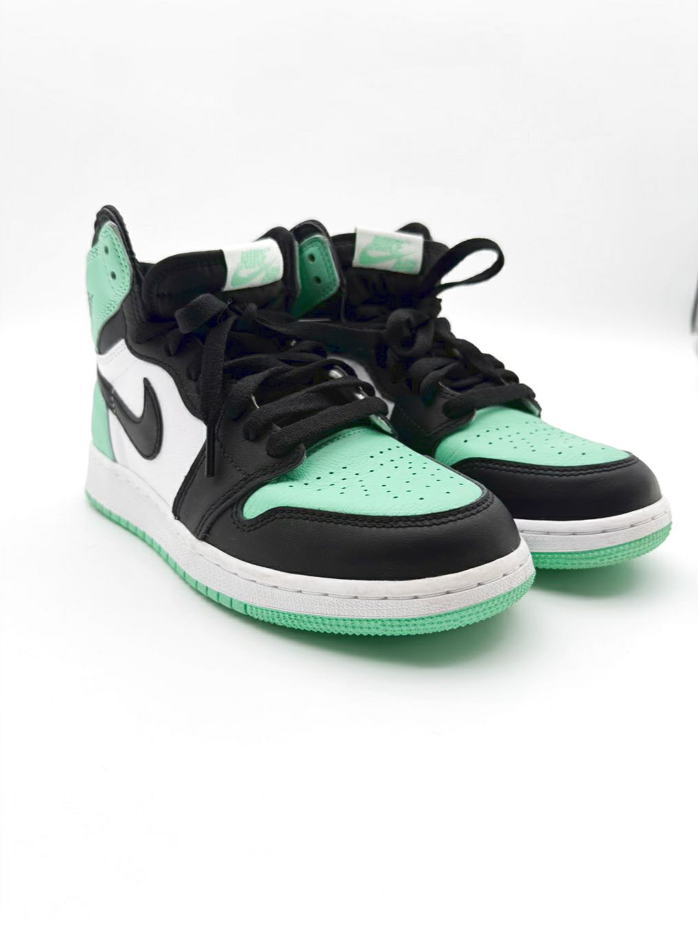 NIKE AIR JORDAN Retro High OG Green Glow Size Youth 6.5 Teal & Black Sneakers