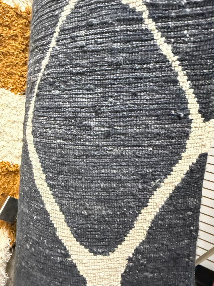 FEIZY Mambasa White & Black Bamboo Viscose Area Rug