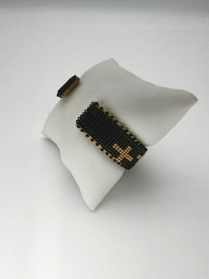 ETKIE Honor Medium Black Beaded Cuff