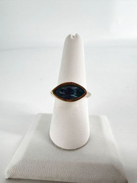 UNO DE 50 Gold Tone Blue Rhinestone Ring