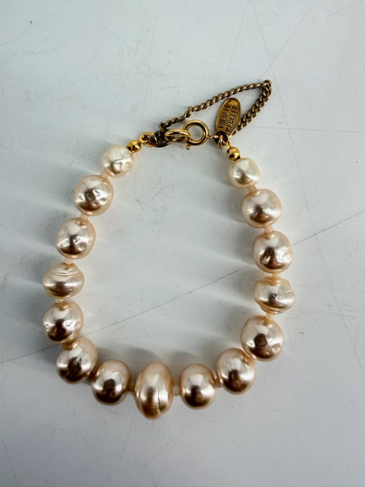 MIRIAM HASKELL Cream Baroque Pearl Bracelet