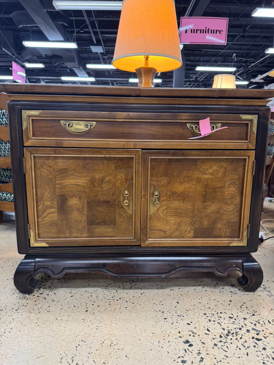 BROYHILL Wood Pull Out Sides Server