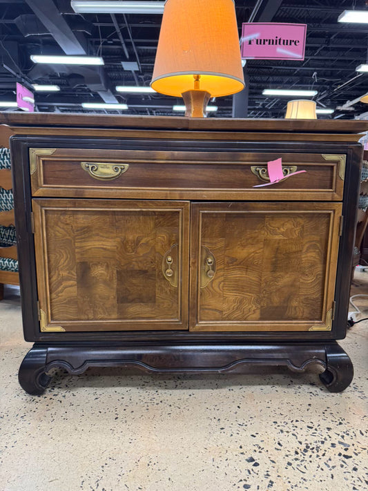 BROYHILL Wood Pull Out Sides Server