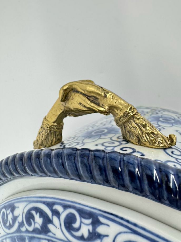 blue/white Porcelain MAITLAND SMITH Tureen