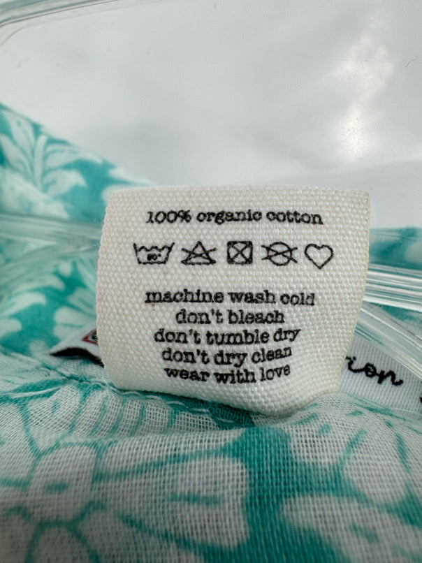 THE LAMU COLLECTION Size M Teal Print Blouse