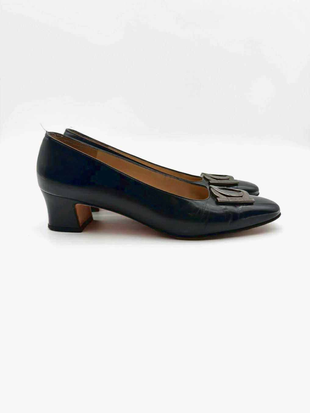 SALVATORE FERRAGAMO Size WMNS 8 Navy Leather Kitten heels