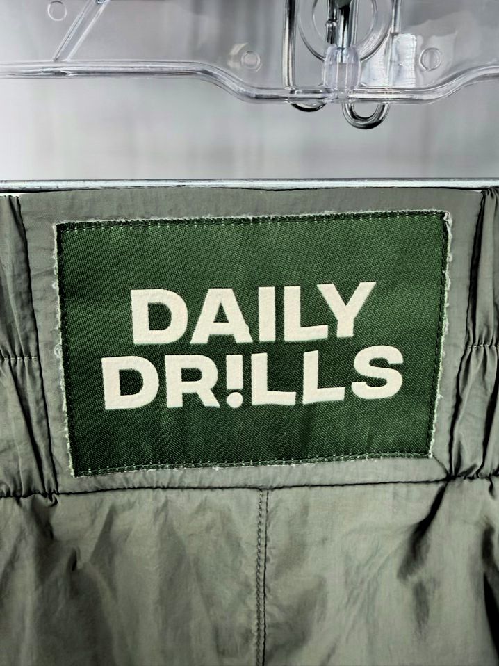 DAILY DRILLS Wmn's Size XS/M Olive Shorts 2 Piece Set