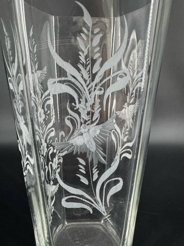 GIOVANNI Crystal Etched Birds Vase