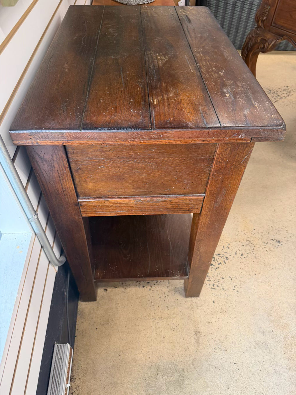BROYHILL Dark Wood Attic Heirlooms End Table  w/ Drawer
